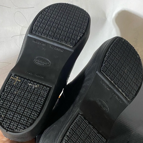 Dr Scholl’s black, non-slip work shoes/clogs. women’s Size 7. Worn once - Picture 4 of 6